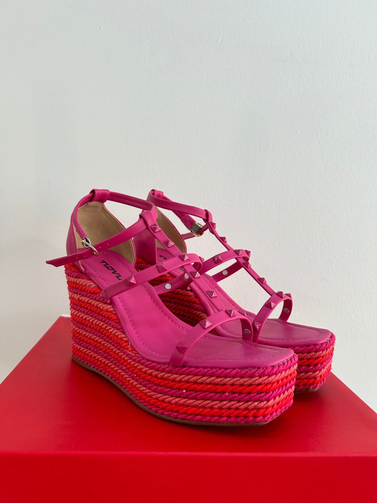 Novus Pink Wedge Heels 8