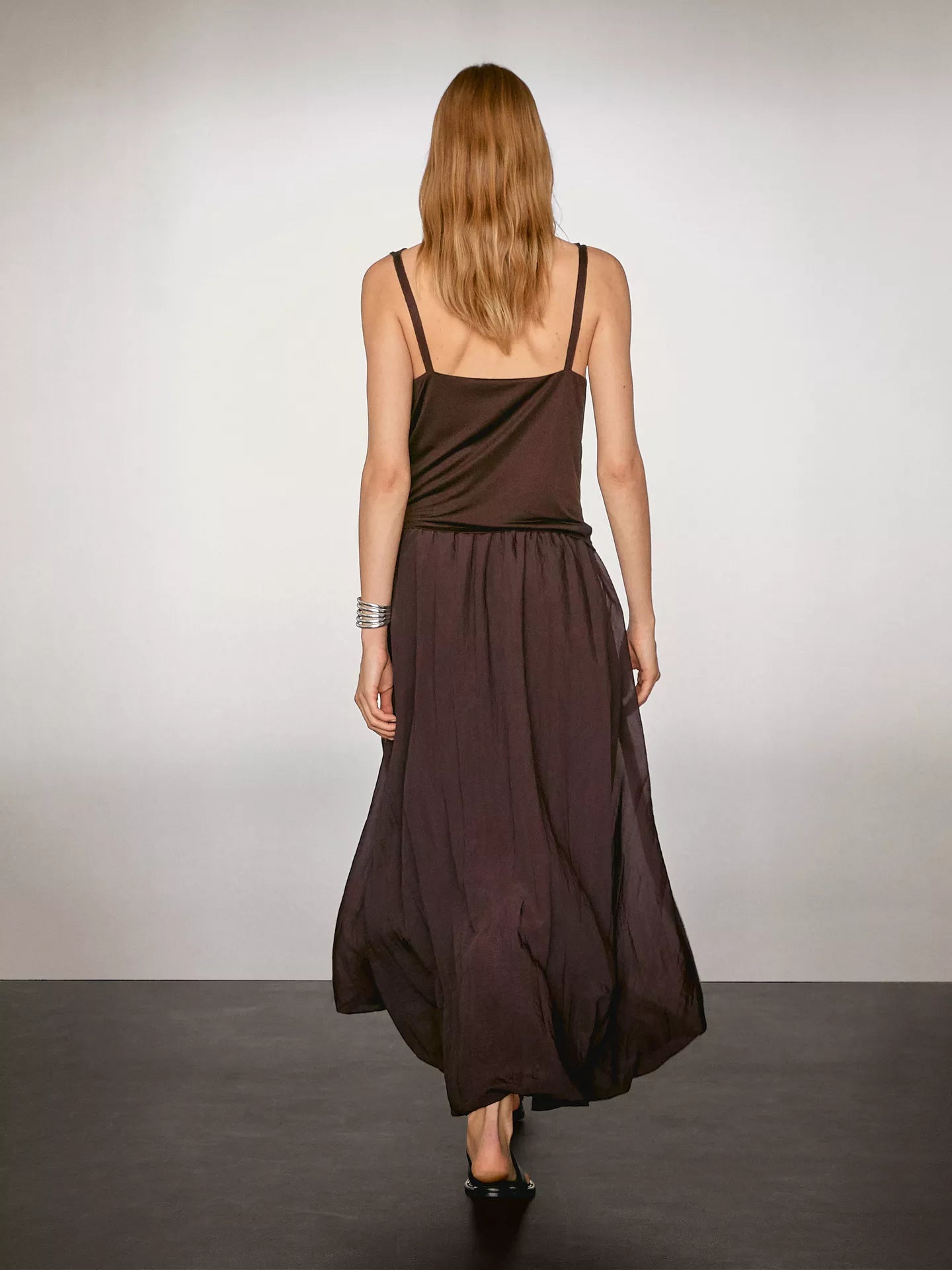 Pleated voluminous midi skirt · Burgundy · | Massimo Dutti