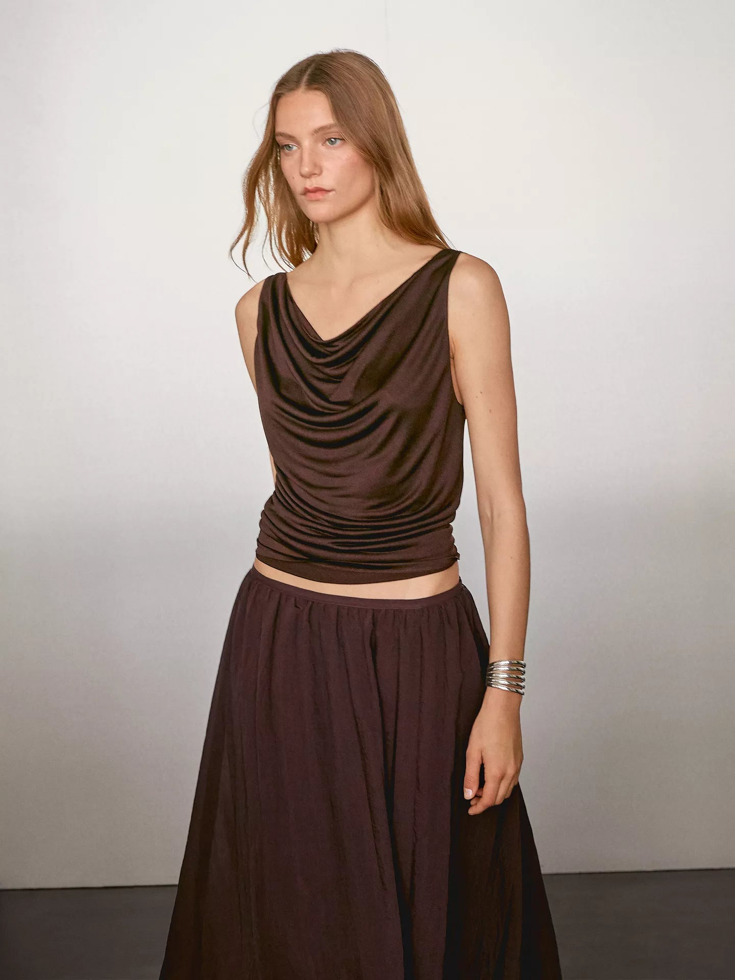 Pleated voluminous midi skirt · Burgundy · | Massimo Dutti