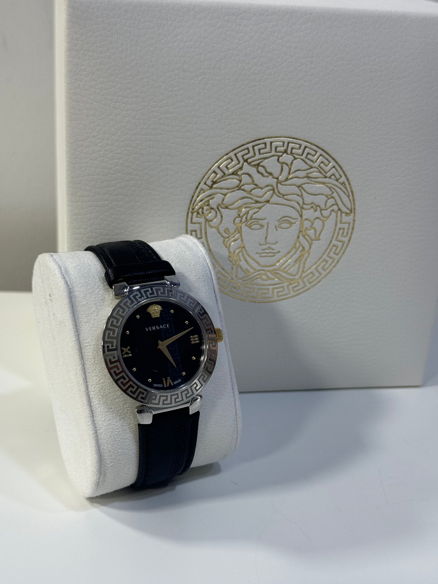 Versace Women's Daphnis Watch V16020017