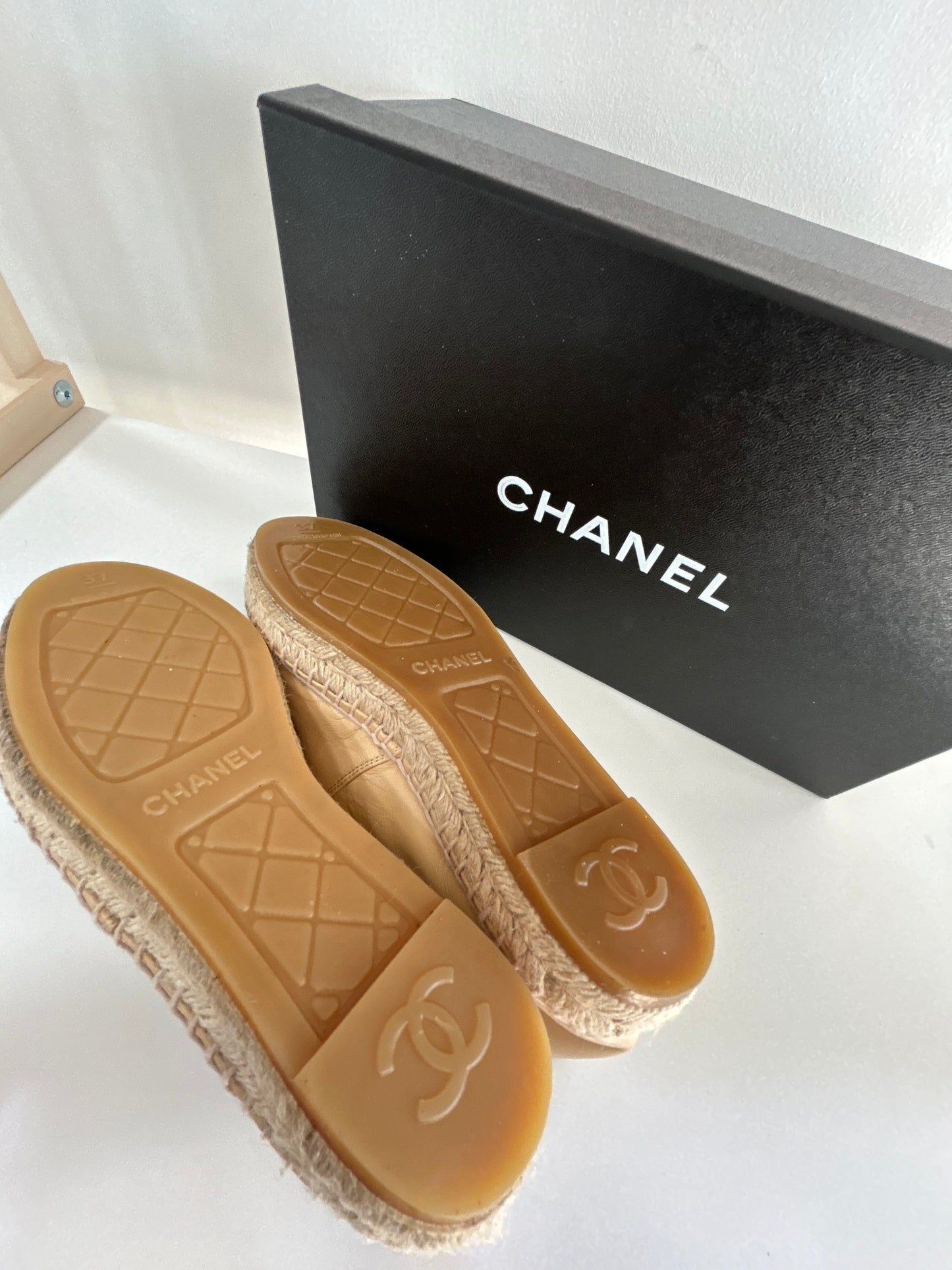 Chanel Leathers espadrilles flats