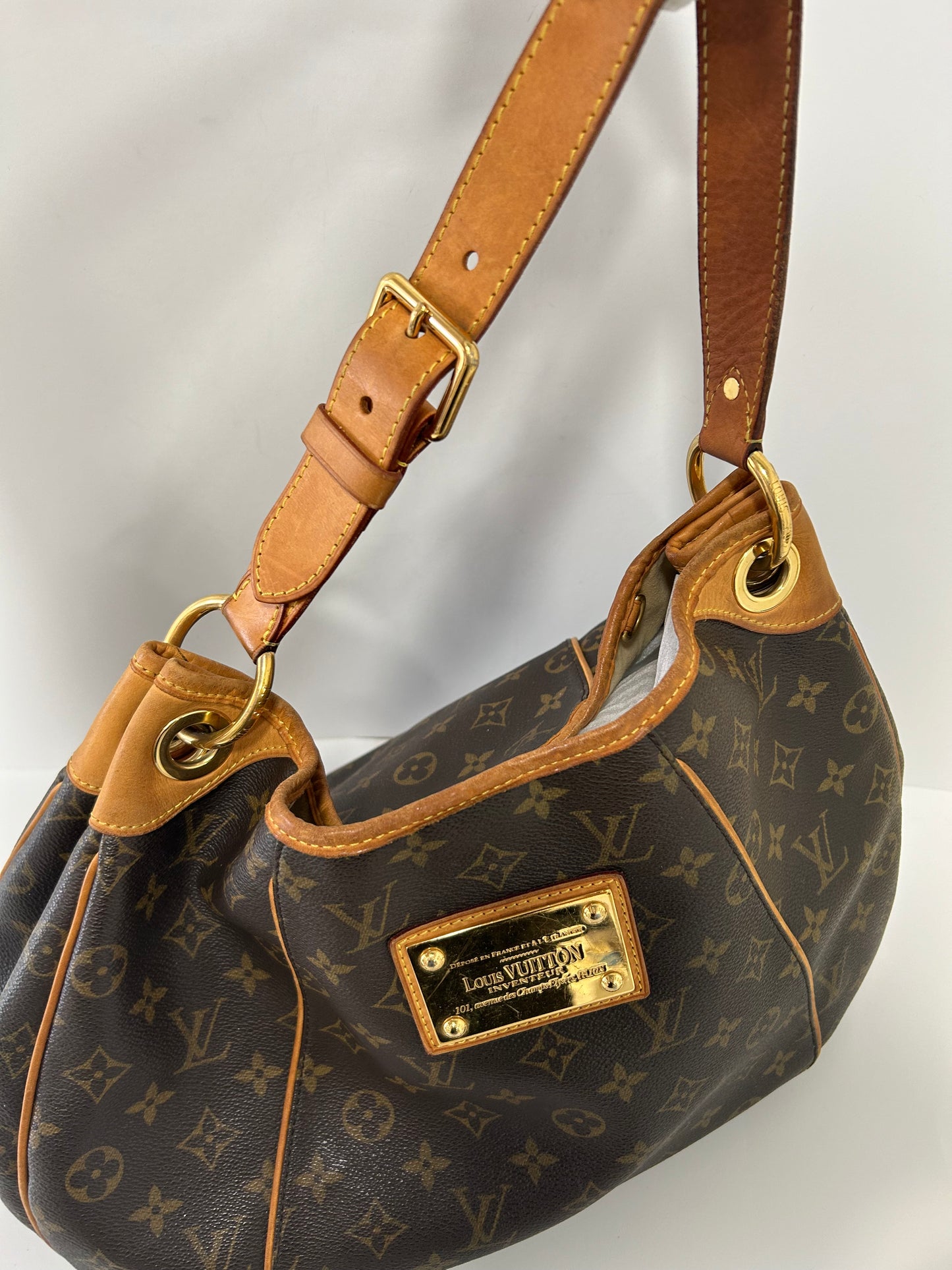 Louis Vuitton Galliera Monogram Leather Handbag